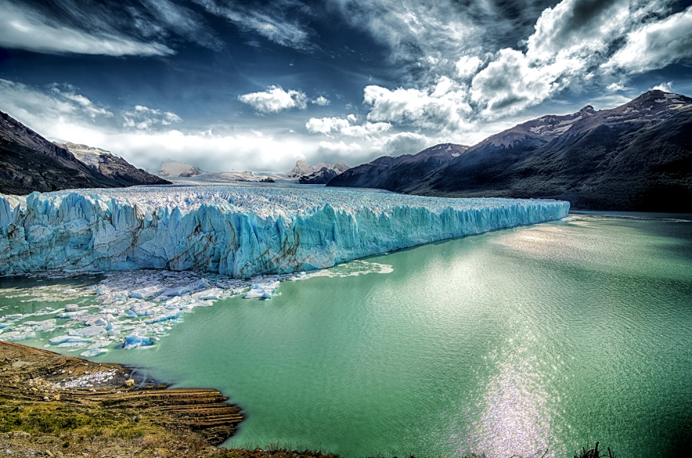 "Contrastes del glaciar" de Mario Csar Zaccagnini