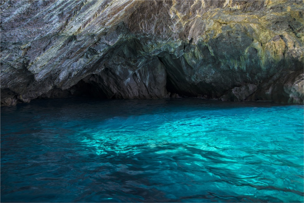 "Mar de Capri, Una de las cuevas..." de Marcelo Nestor Cano