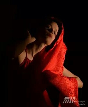 "`Dama de rojo`" de Maricel Benegas