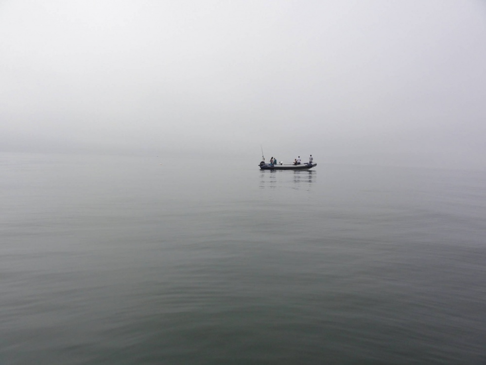"Pescando en un mar tranquilo" de Alfredo Magadn