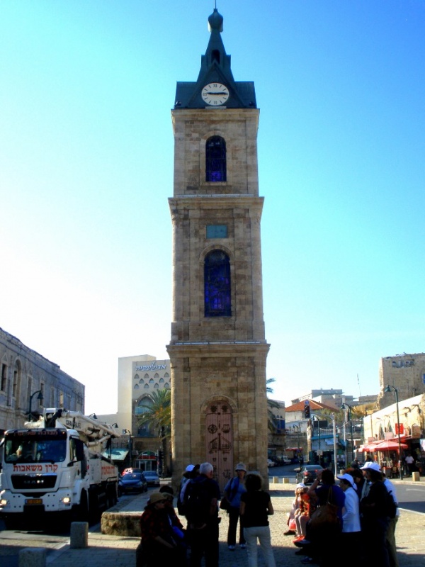 "vieja torre otomana con el reloj." de Tzvi Katz