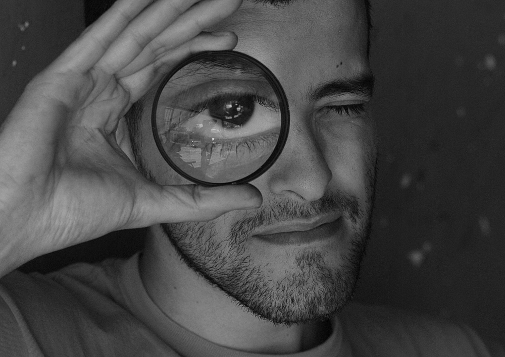 "El ojo que todo lo ve" de Alejandro Osuna