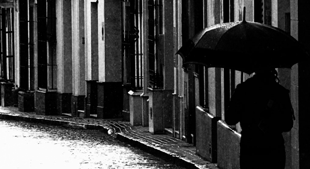 "Llueve, otra vez." de Felipe Martnez Prez