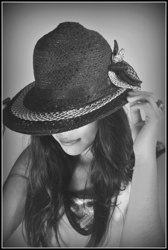 "La chica del sombrero" de Fernanda Ferrari (fer)