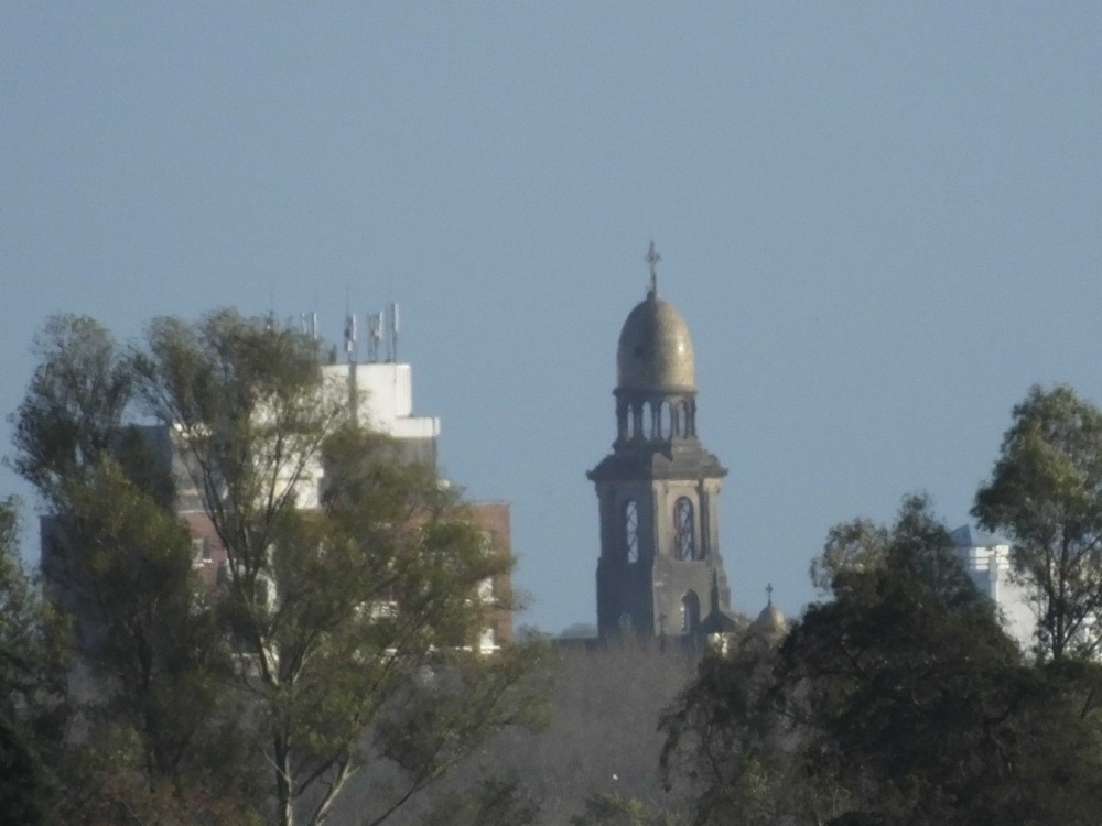 "Mirando lejos est la Iglesia San Pedro" de Juan Fco. Fernndez