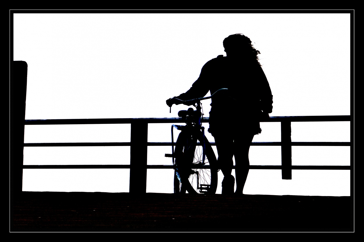 "Ella y su Bicicleta" de Mascarenhas Cmara. Juan de Brito