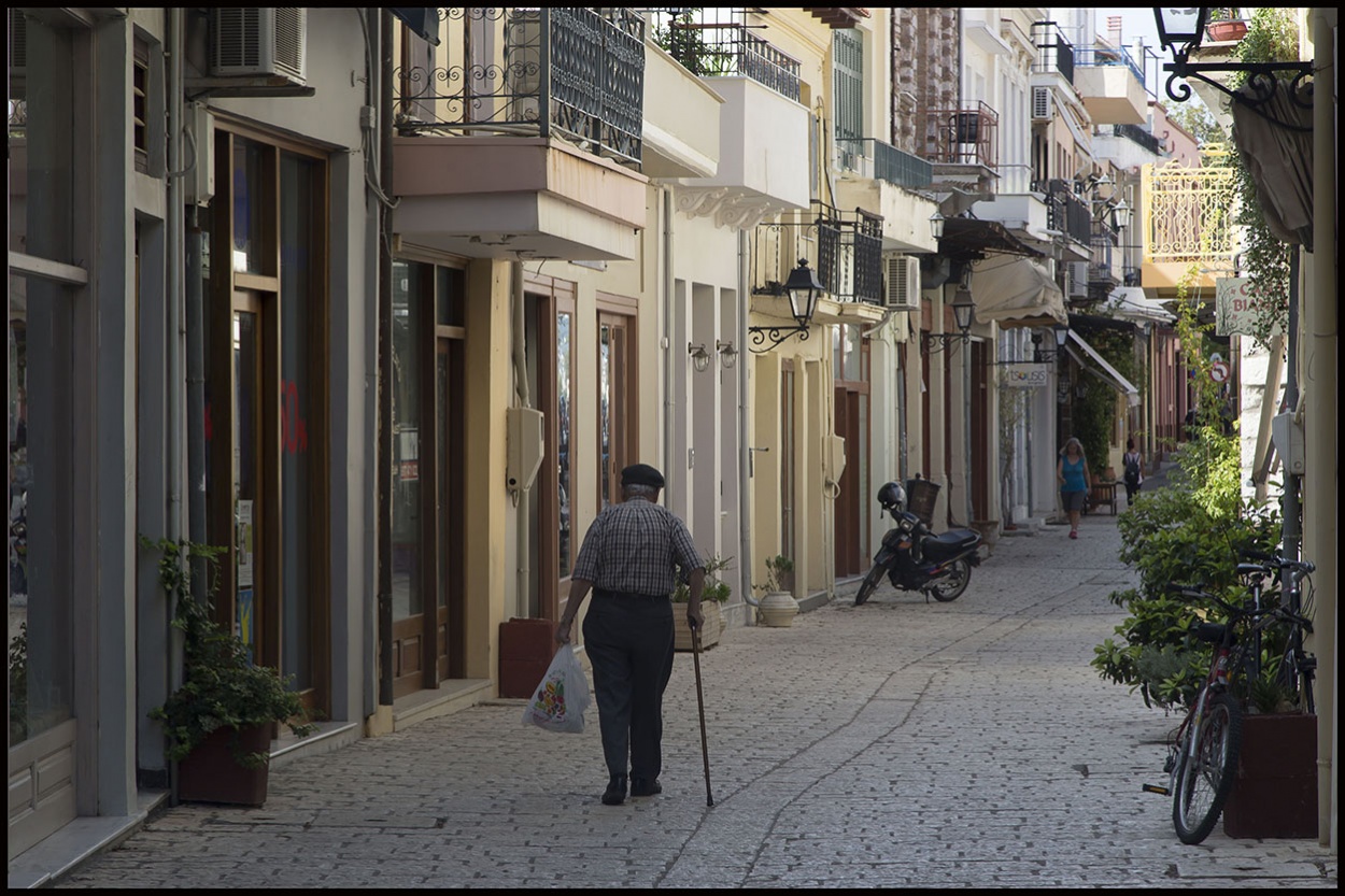 "una calle de Nafpaktos - Grecia" de Jorge Sand