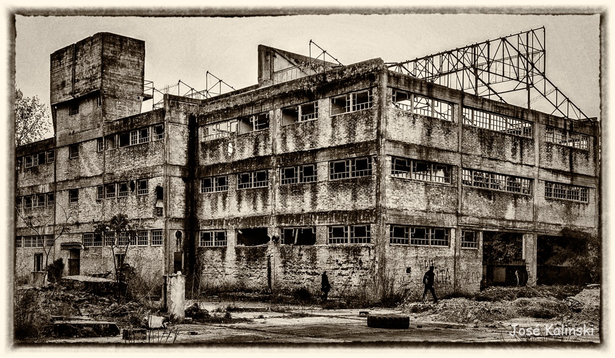 "Fabrica abandonada" de Jose Carlos Kalinski