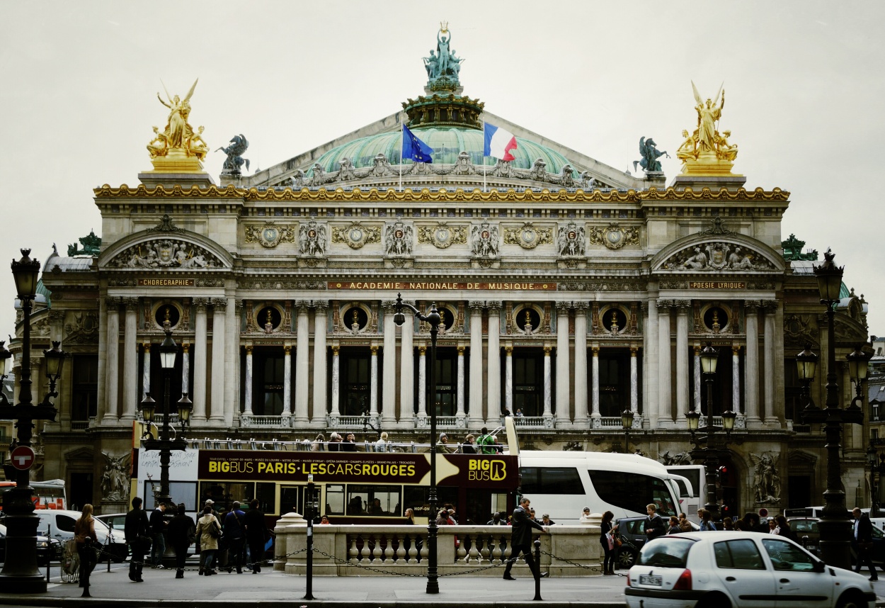 "Opera de Paris, Paris, Francia." de Sergio Valdez