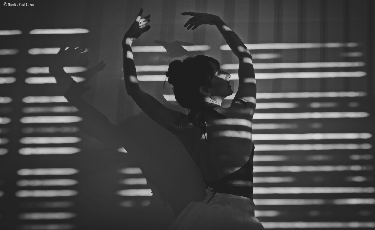 "Bailarina en sombra" de Nicolas Paul Cazau