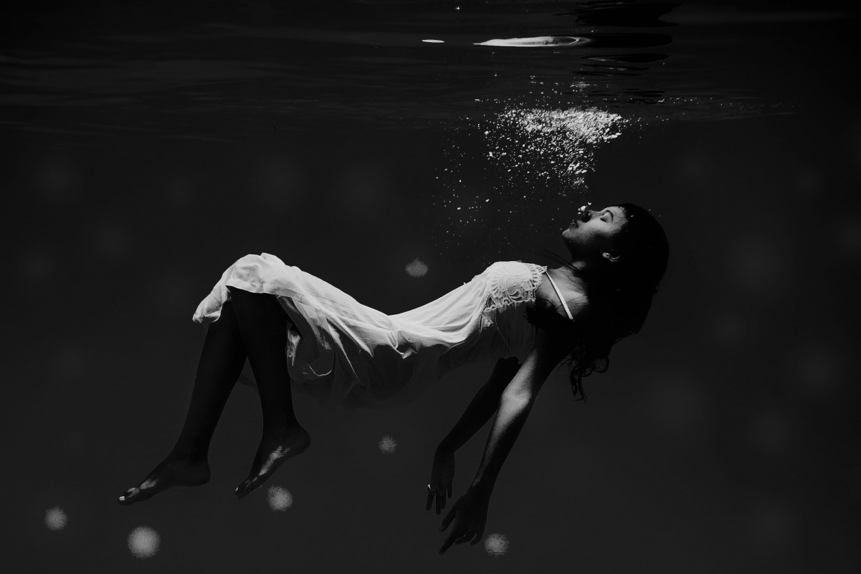"Bajo el agua" de Alejandro Espeche