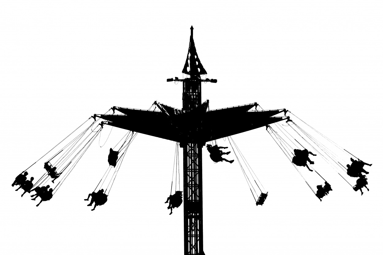 "Flying chairs" de Francisco Luis Azpiroz Costa