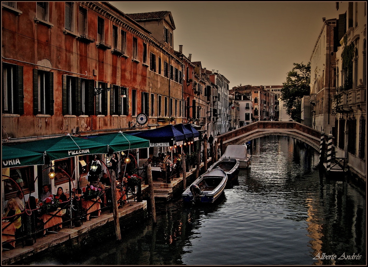 "Eterna Venecia" de Alberto Andrs Melo