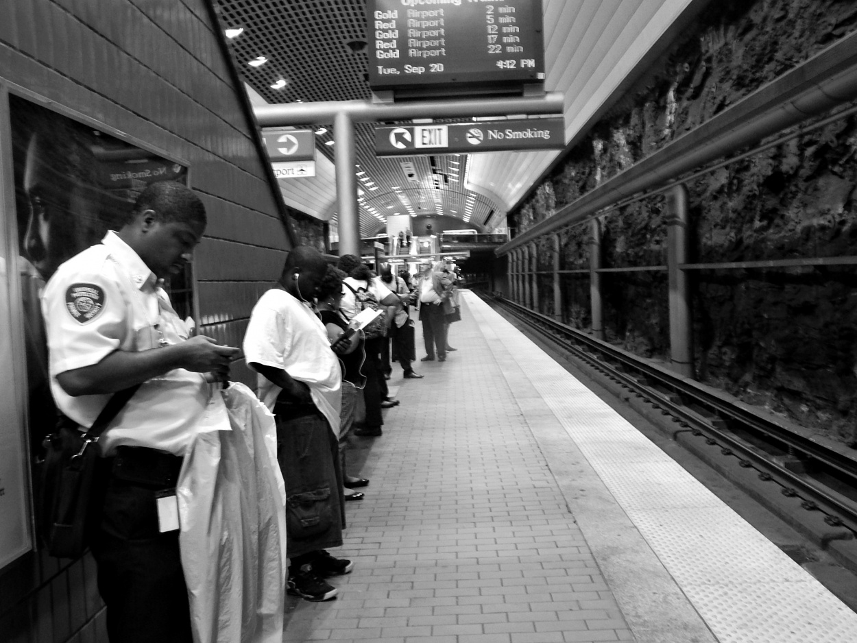 "Esperando el Metro..." de Jos Luis Mansur