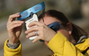 Es seguro tomar fotografas del eclipse con la cmara del smartphone?