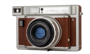 La nueva LomoInstant Wide Glass presume de ser la cmara instantnea ms ntida del mundo