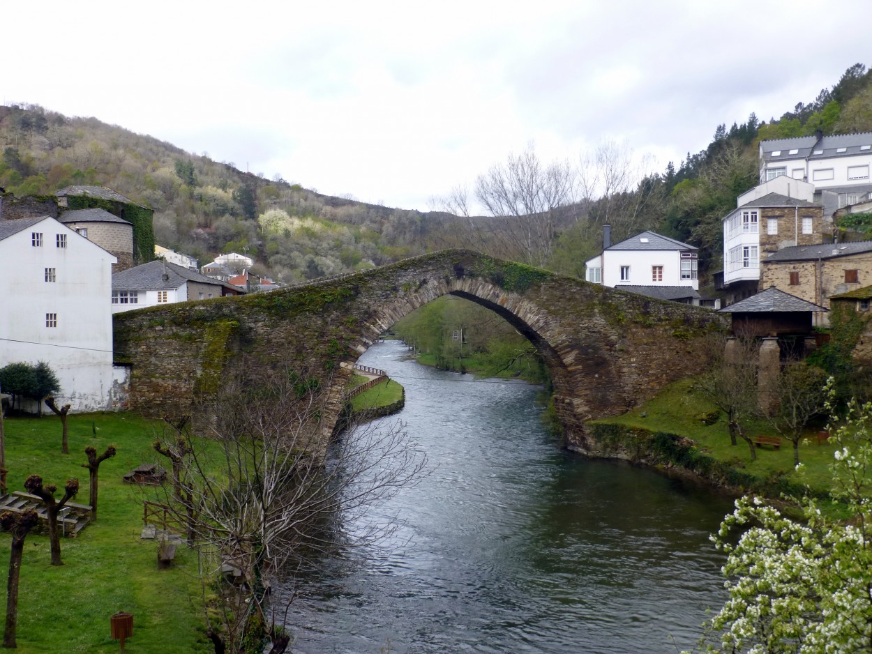 El puente de Navia de Suarna