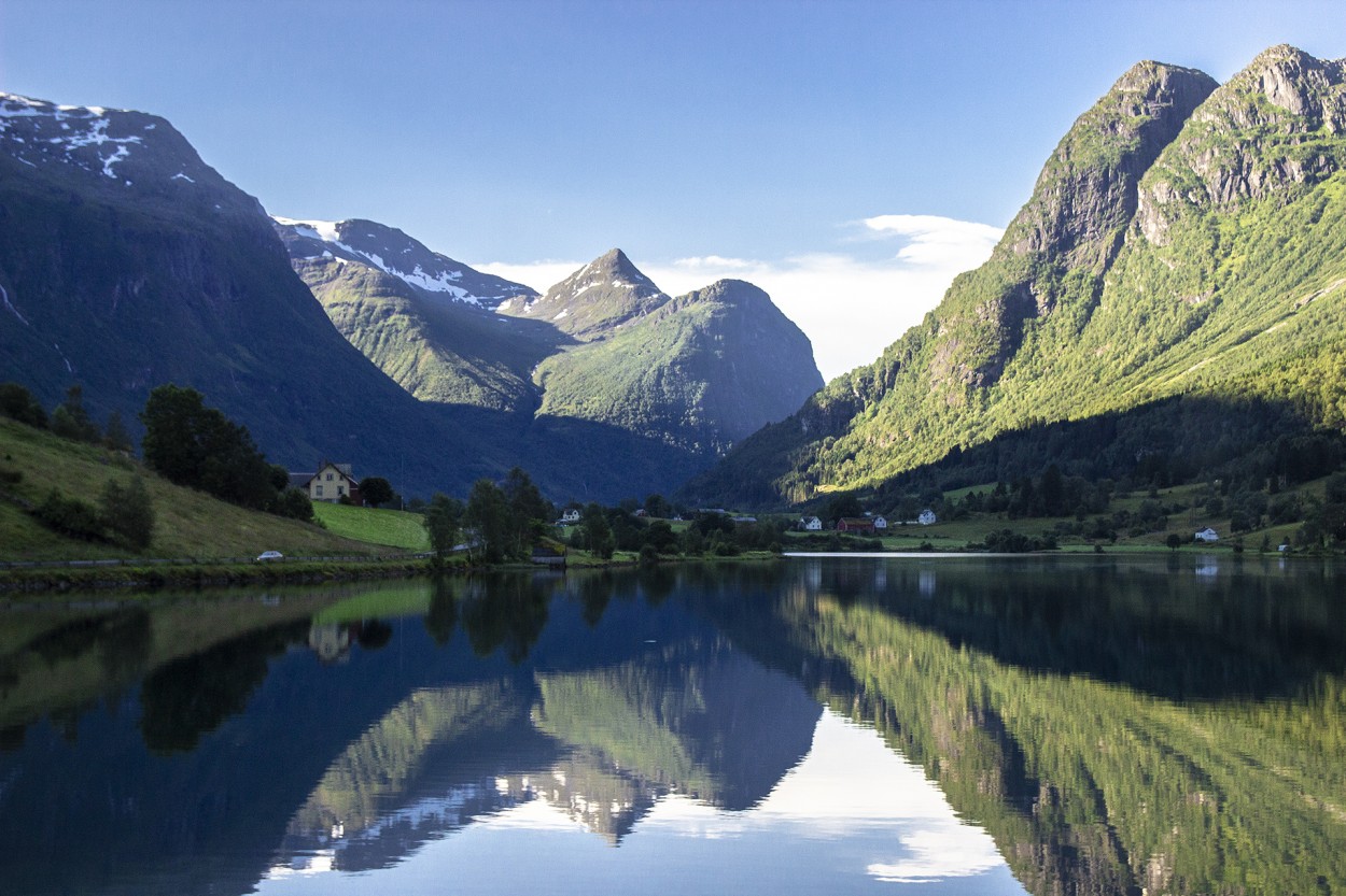 El Fiordo - Loen, Noruega.