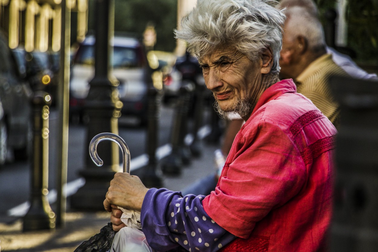 `Esperando mientras pasa la vida`