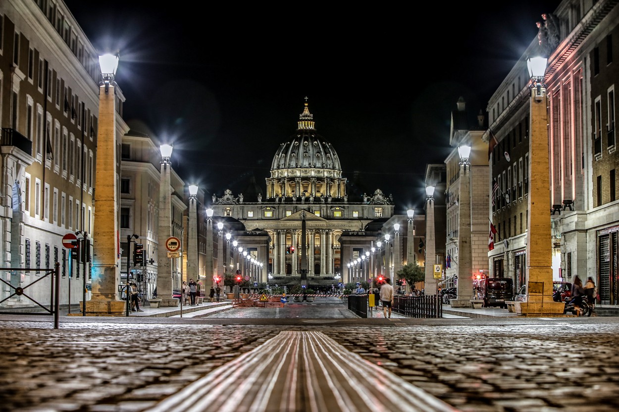 San Pedro de noche