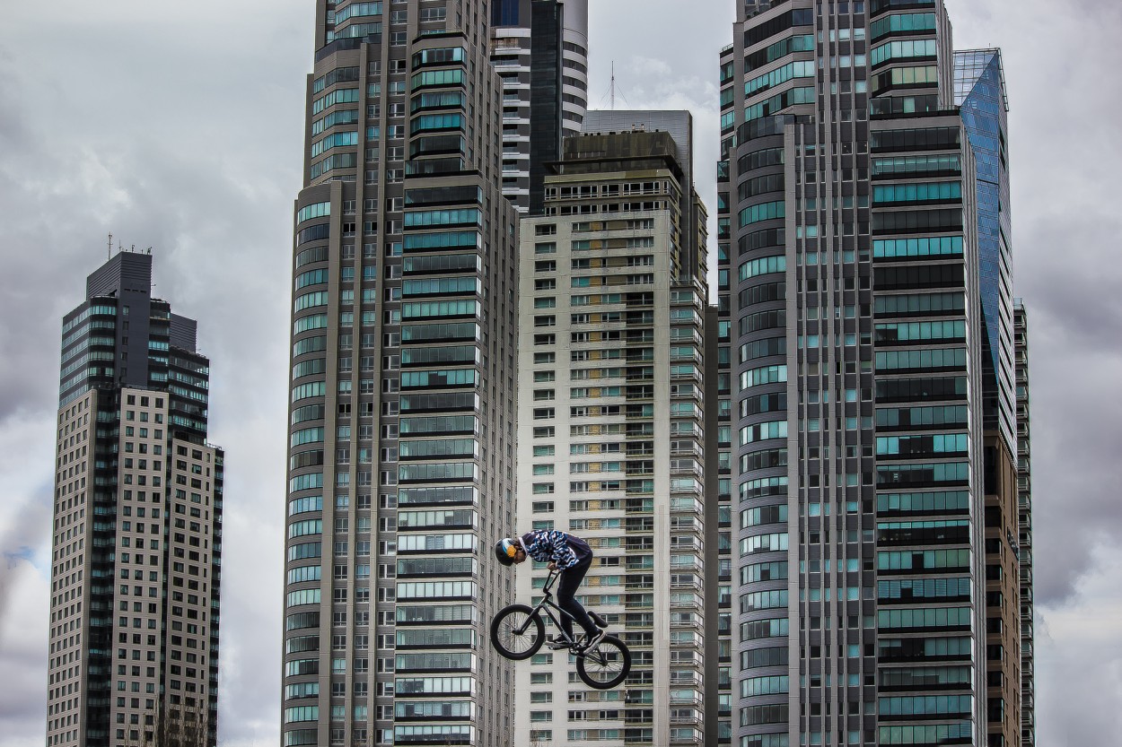 Iaki Iriarte volando alto por la medalla dorada