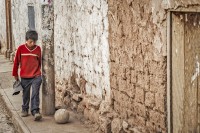 `Slo l y su pelota a la siesta`