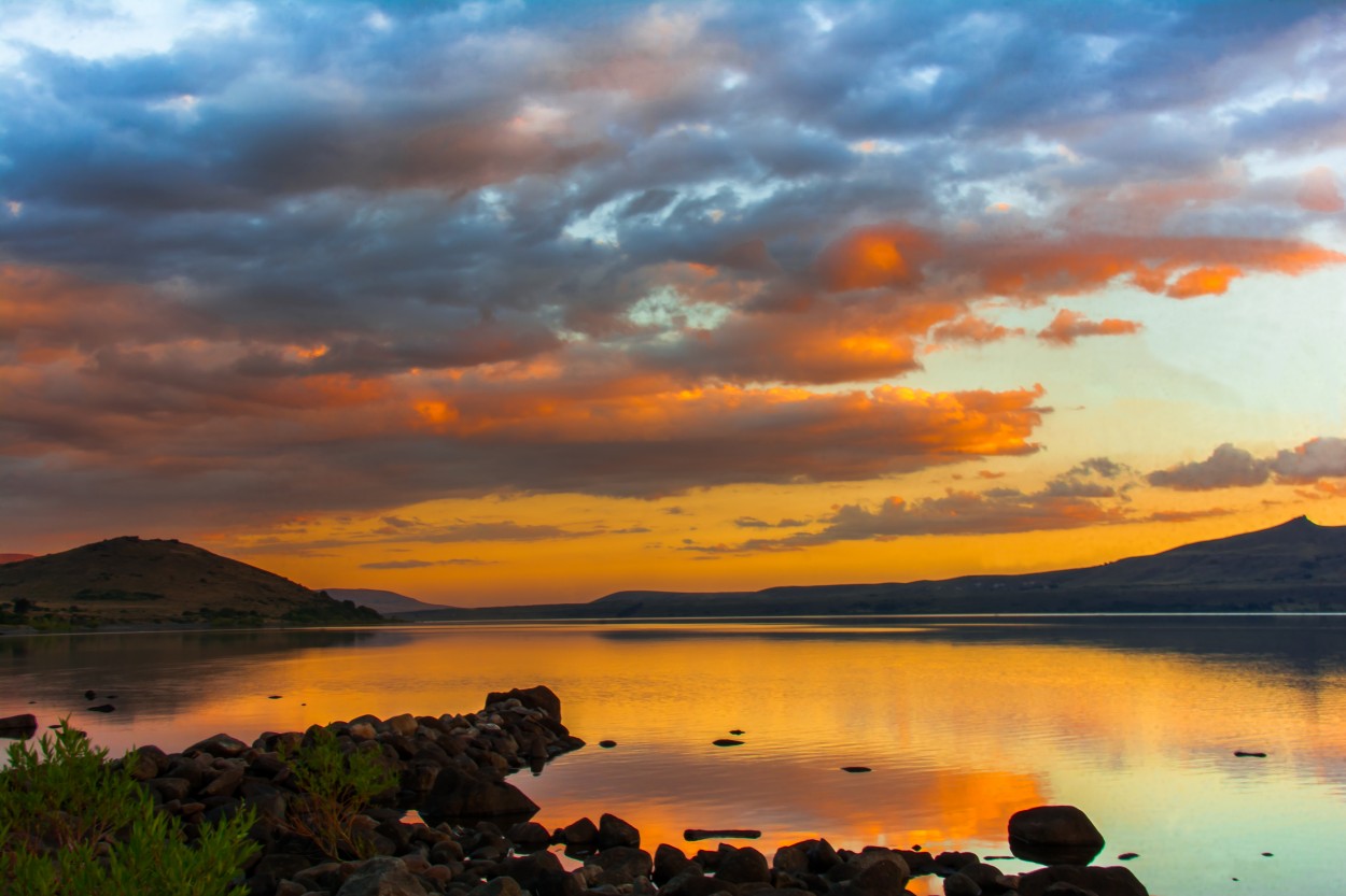 Atardeciendo en el lago