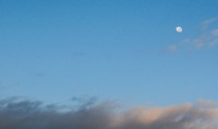 Luna sobre las nubes