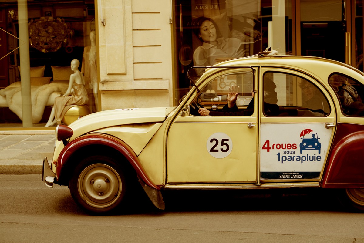 Viaje en el tiempo, Viaje a Paris, Francia