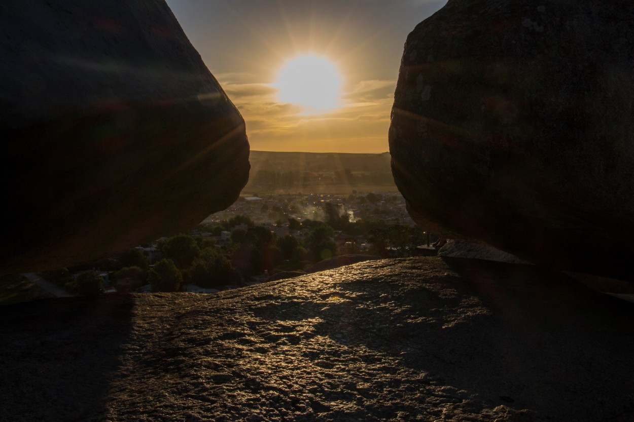 Sol entre piedras