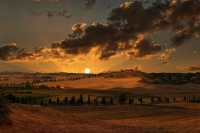 cayendo el sol en la Toscana