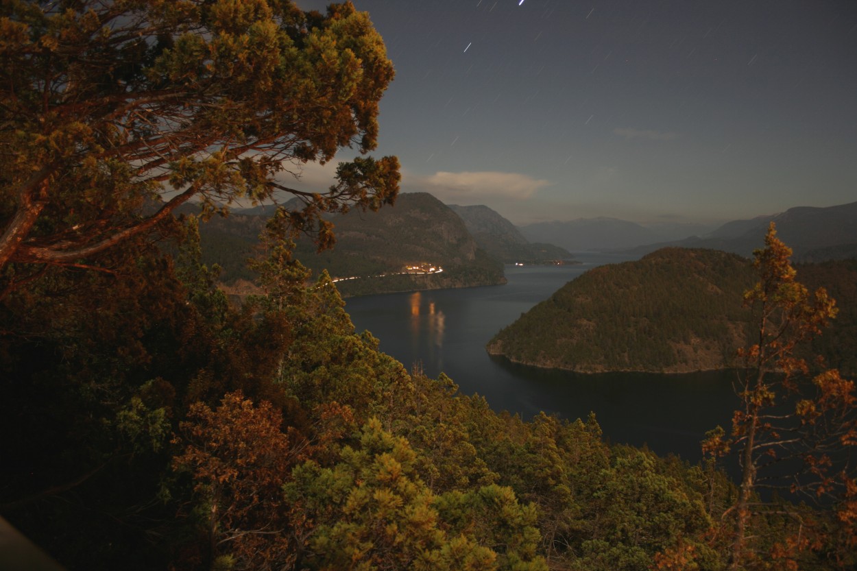 San Martn de los Andes a la luz de la Luna