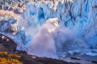 Puente del Glaciar Perioto Moreno Rompiendo