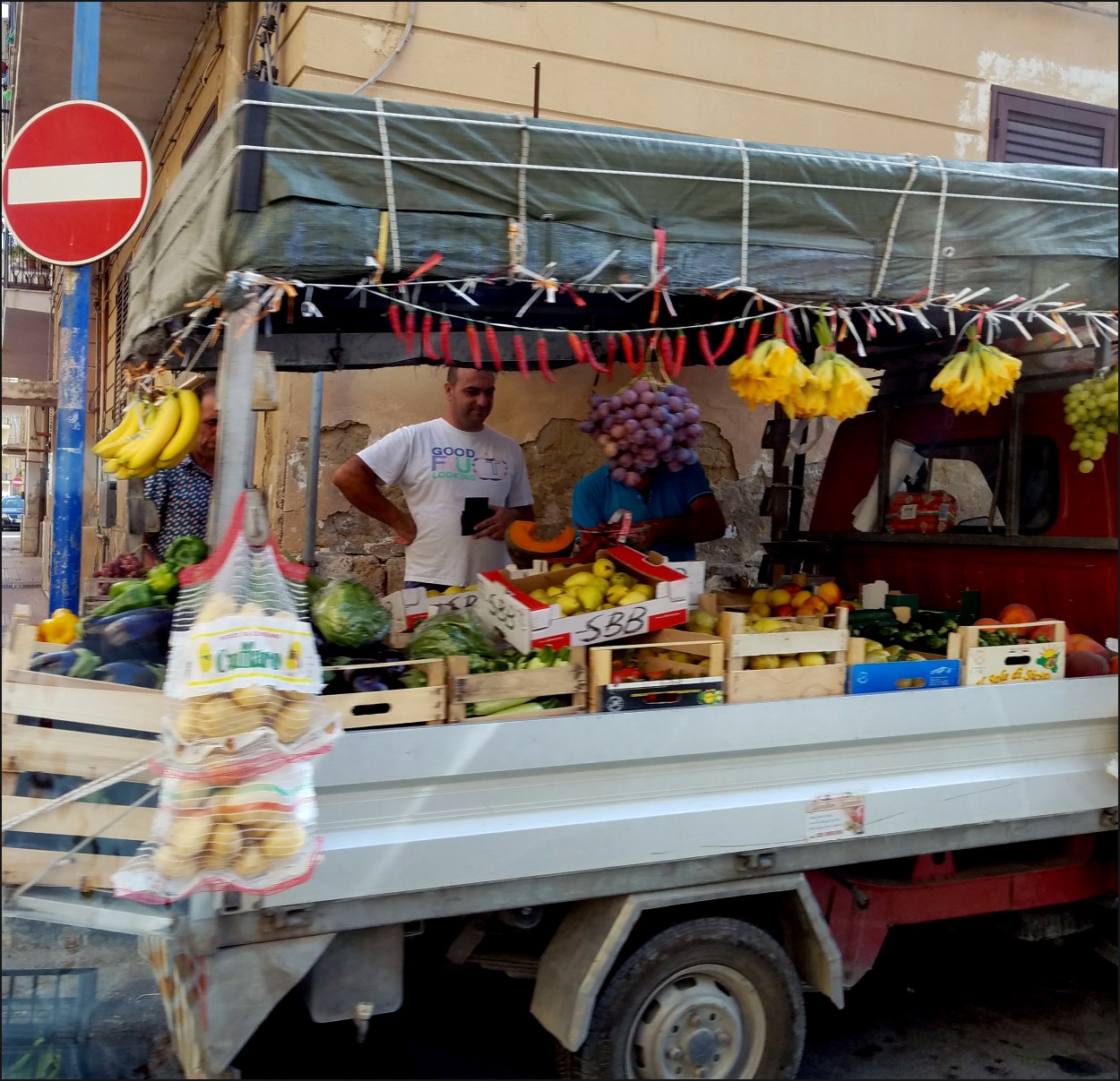 Una peluca de fruta...