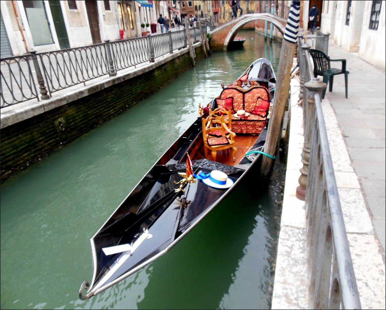 ESPERANDO PASAJEROS VENECIA