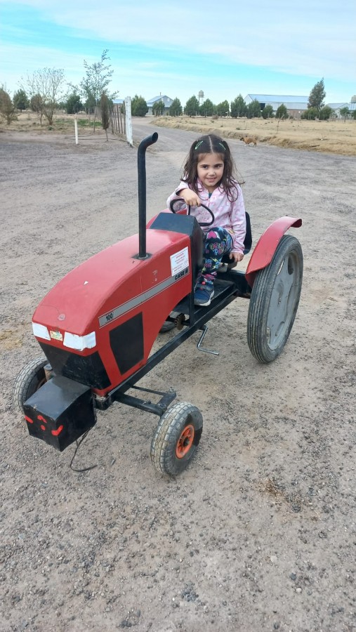 EMILIA VISITANDO LA COLONIA MENONITA