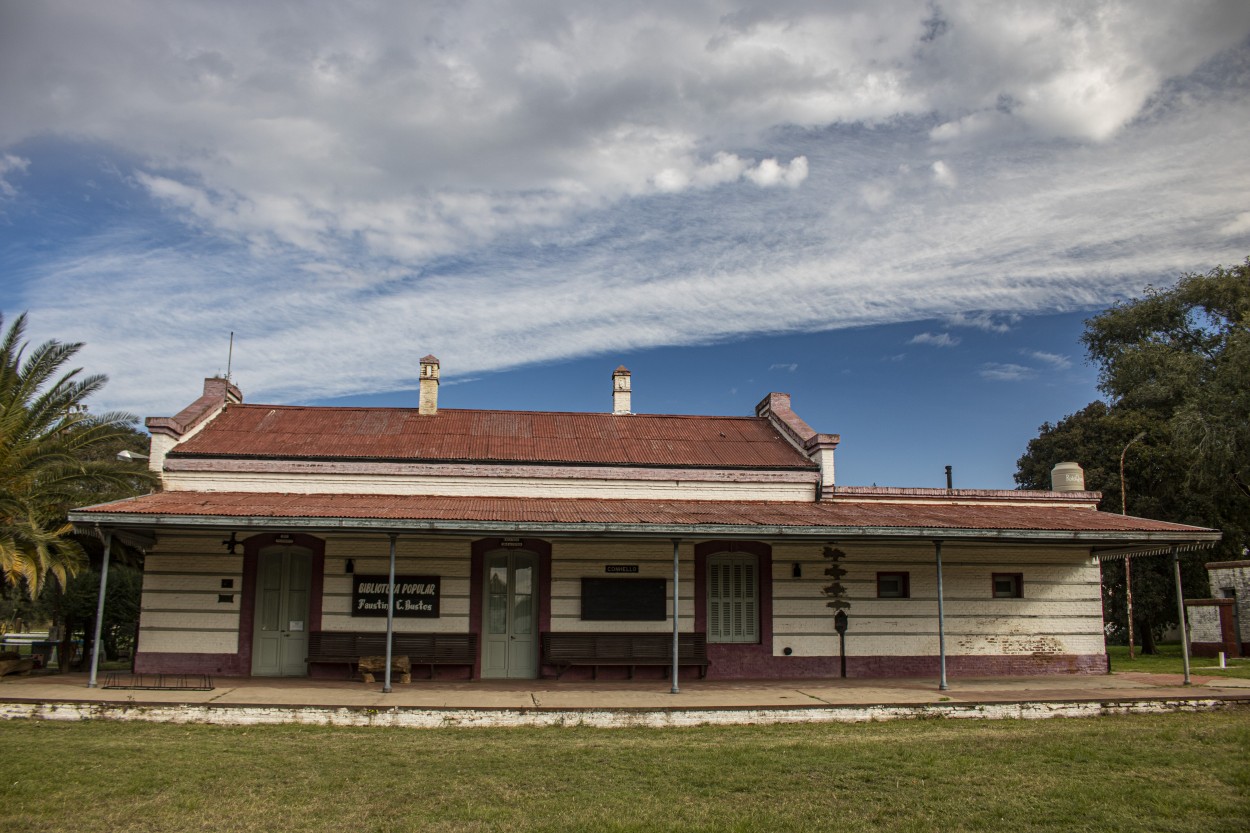 Biblioteca en Conelo (antes ferroestacion)