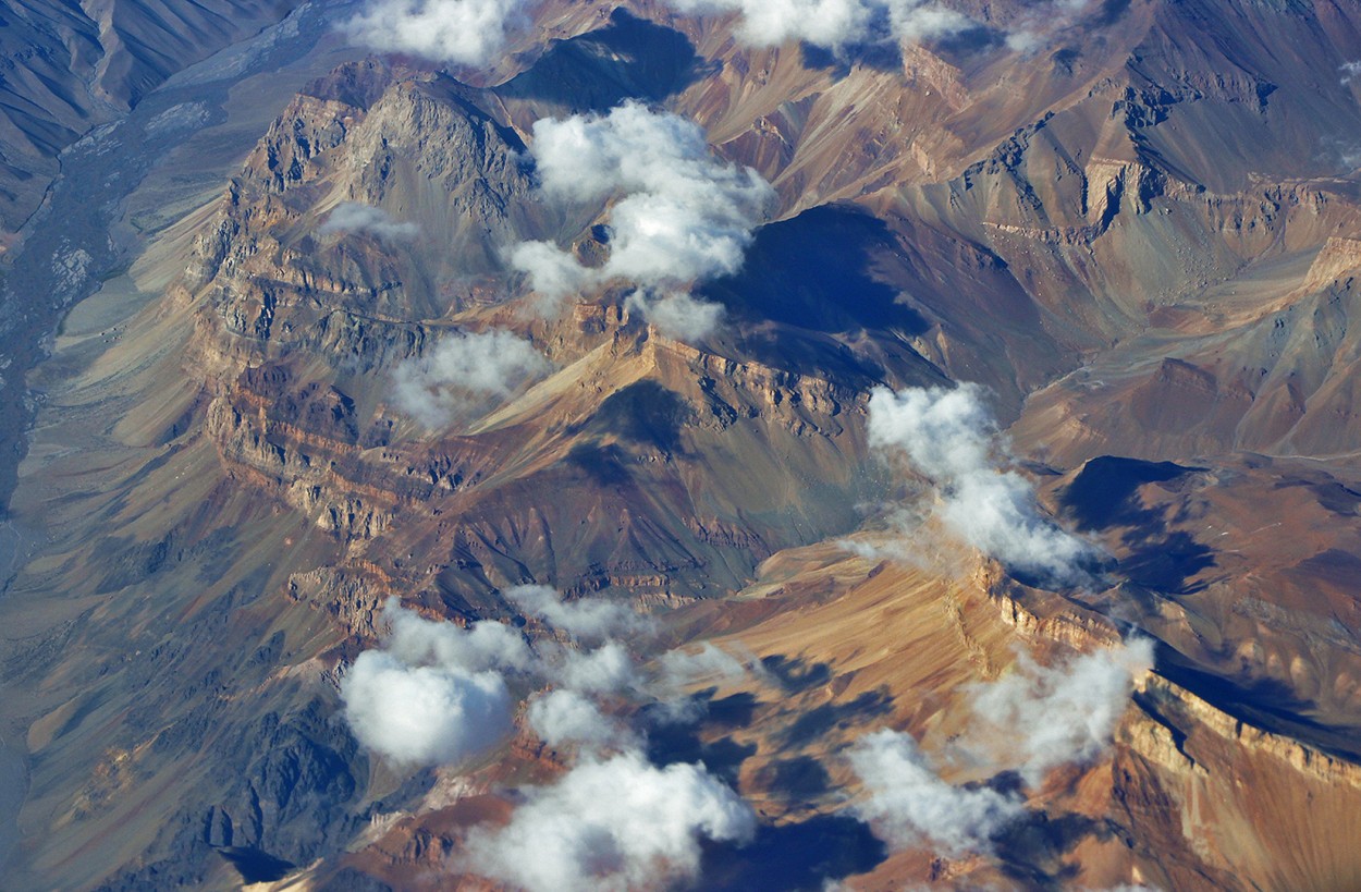 Allende la cordillera