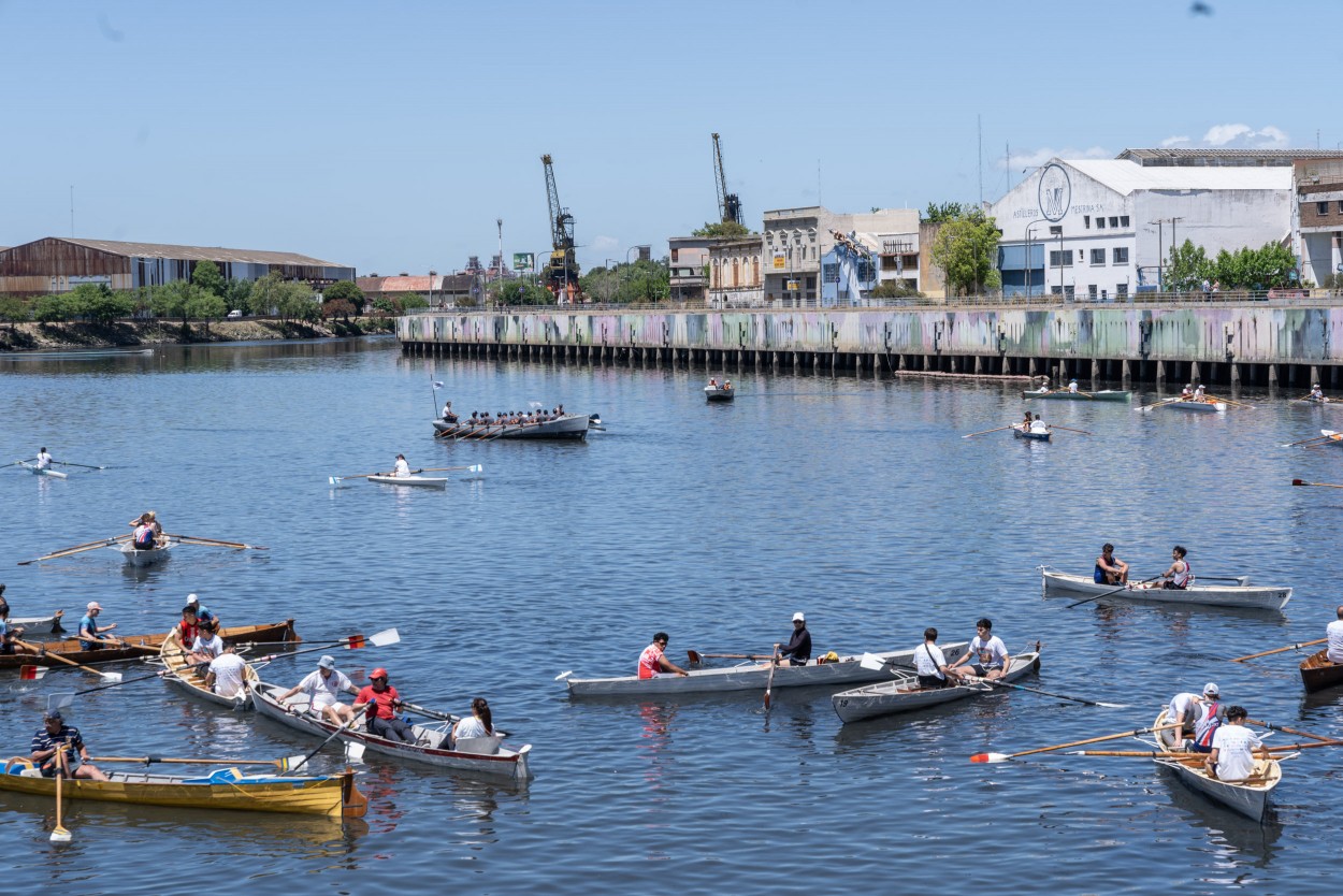 Regata en el Riachuelo