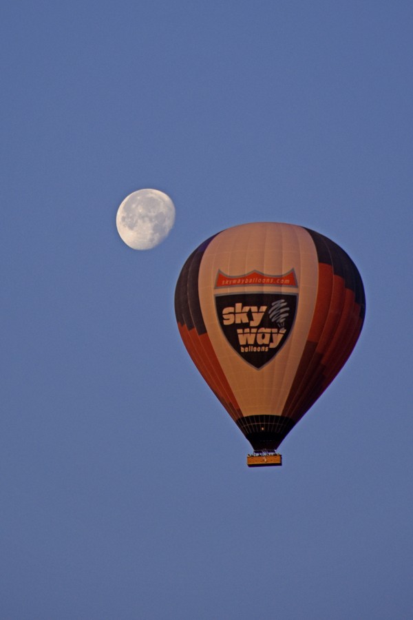 cerca de la luna