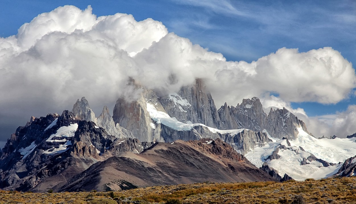 Montaa de nubes