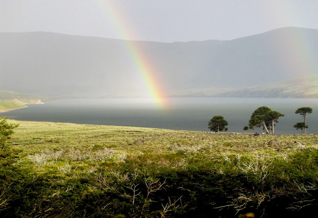 Arco iris sobre Laguna de Caviahue