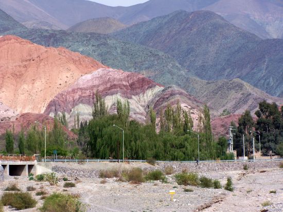 "cerro 7 colores" de Roberto Bernabitti