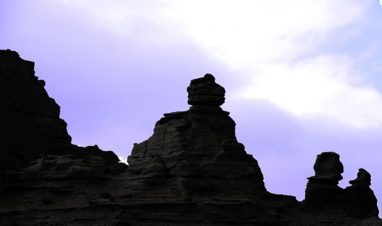 "`Familia de tiempo en piedra`" de Jorge A. Cceres