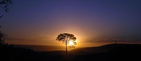 "`mas atardeceres`" de Jorge A. Cceres