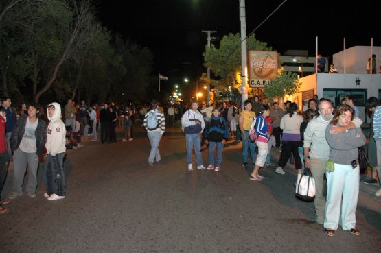 "`esperando el paso del Dakar`" de Jorge A. Cceres