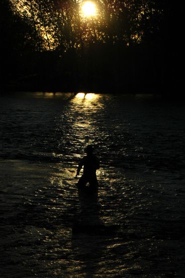 "`amanecer en el agua`" de Jorge A. Cceres