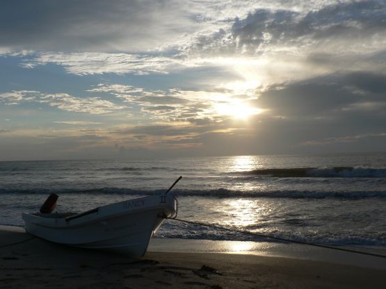 "AMANECER EN PLAYA" de Julian Diaz Hernandez