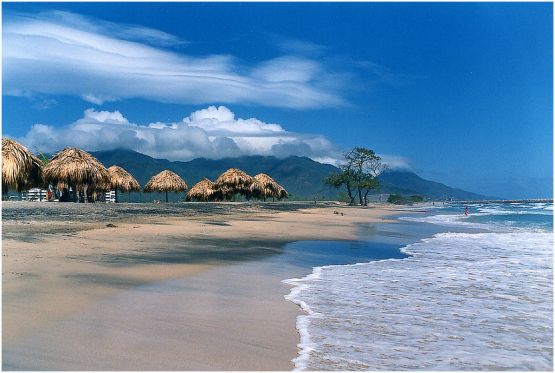 "Playa solitaria" de Ricardo Baigorria