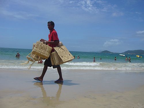 "Vendiendo en la playa" de Ins Mara Duarte